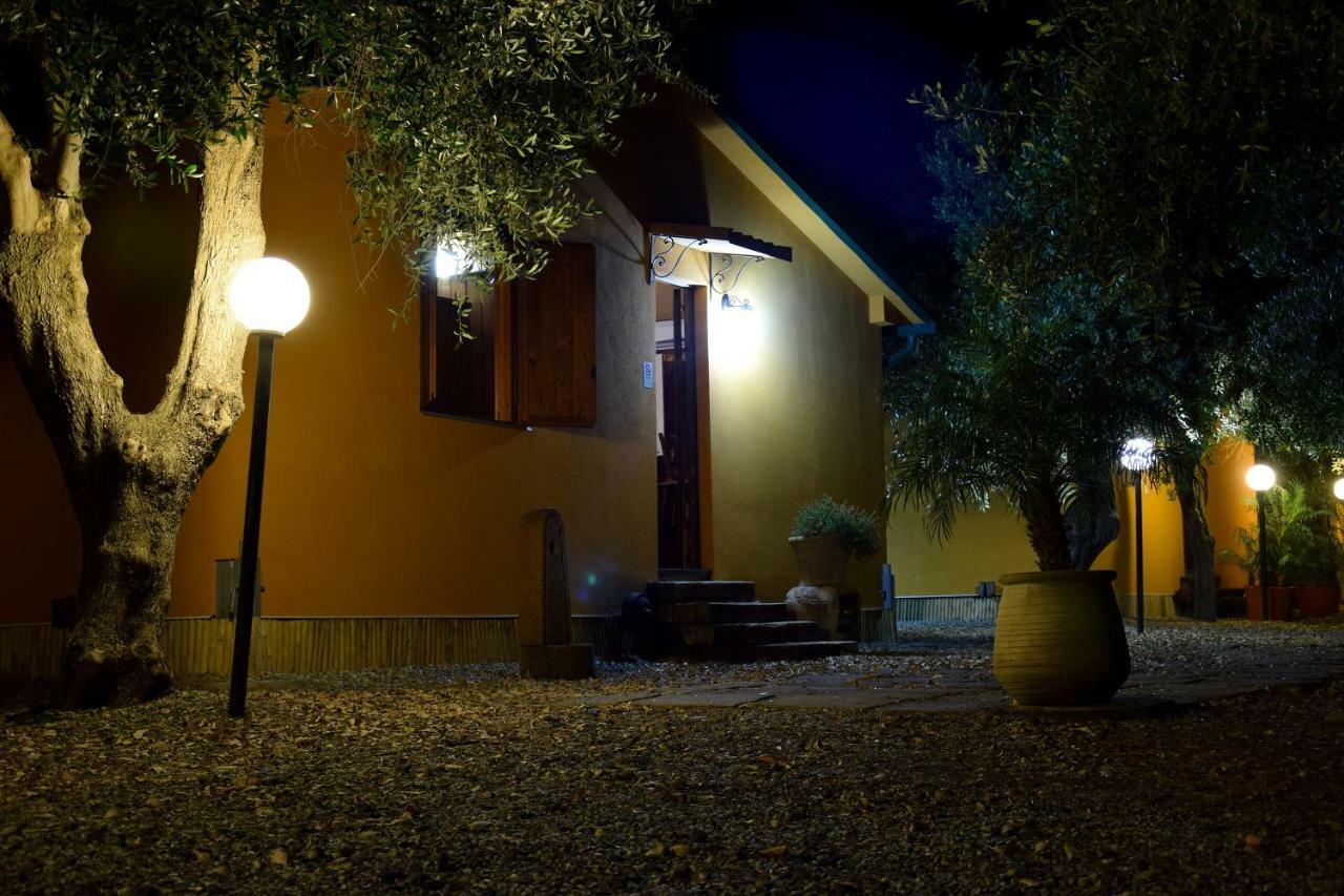 Riviera Degli Eucalipti - Cottage In Riva Al Mare Acireale Bagian luar foto